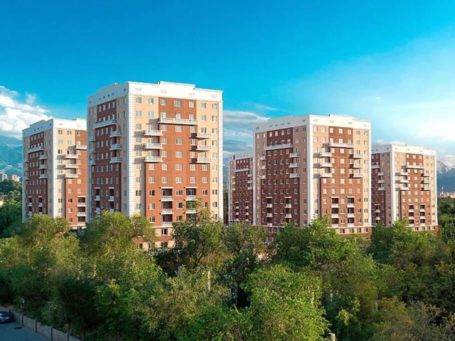 Уютная Квартира В Центре Возле Адк 阿拉木图 外观 照片